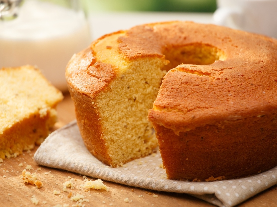 1) Bolo de Fubá
